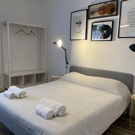 La Dimora Delle Muse Alojamento de Acomodação e Pequeno-almoço Catânia